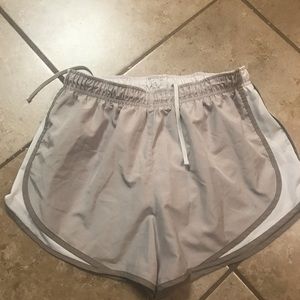 Nike tempo women’s large